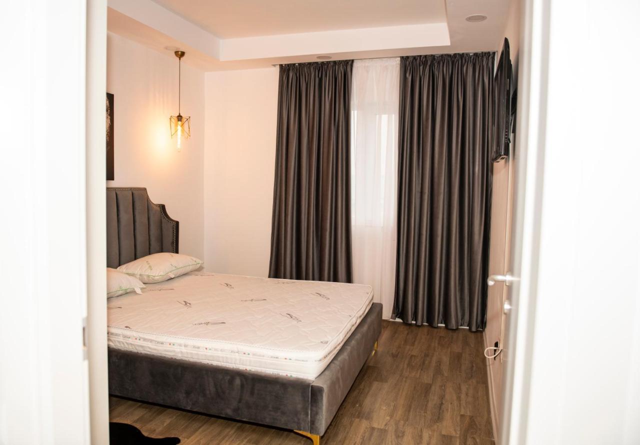 Raphael Apartment North Bucharest Cosmopolis Stefanestii de Jos Bagian luar foto