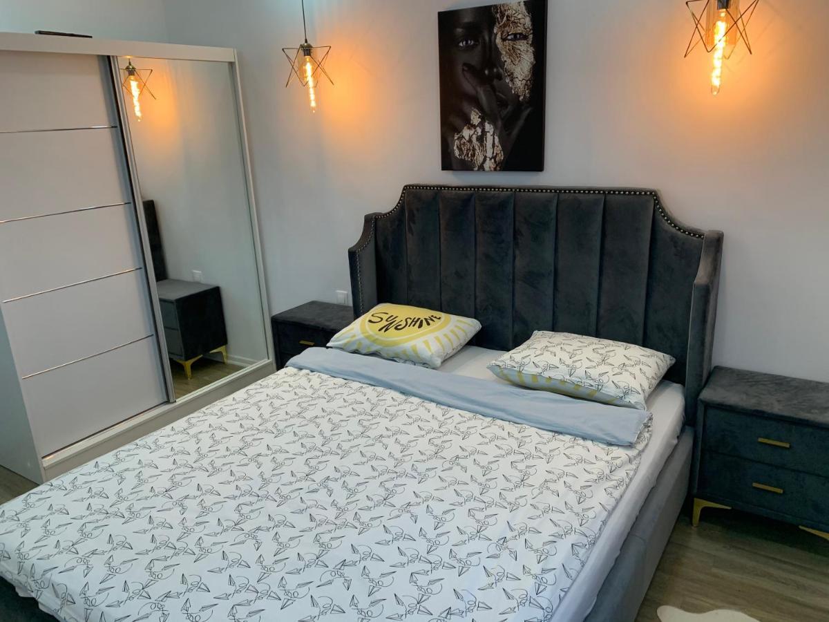 Raphael Apartment North Bucharest Cosmopolis Stefanestii de Jos Bagian luar foto